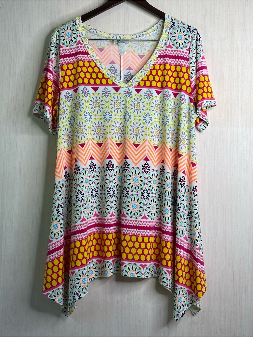 Christian Caliendo V-Neck Short Sleeve Floral Geo Print Tunic Shark Bite Hem 3X